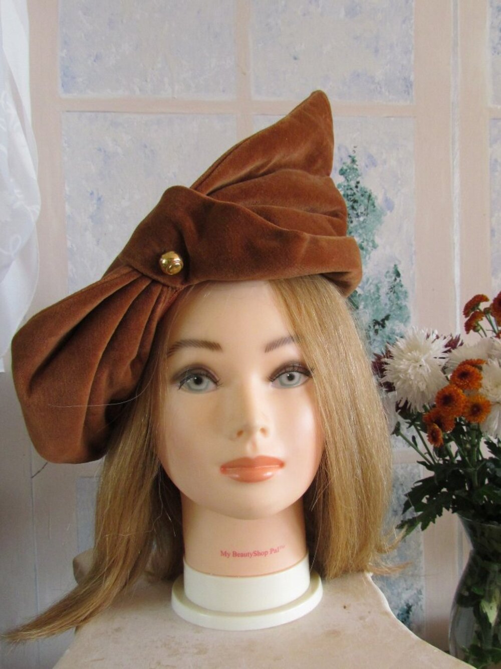 1940s HAT, STUNNING, STYLISH, & DIFFERENT, LIKE THE MOVIES BACK THEN!
